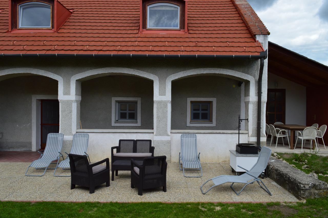 Pecsely House Apartman Exterior foto