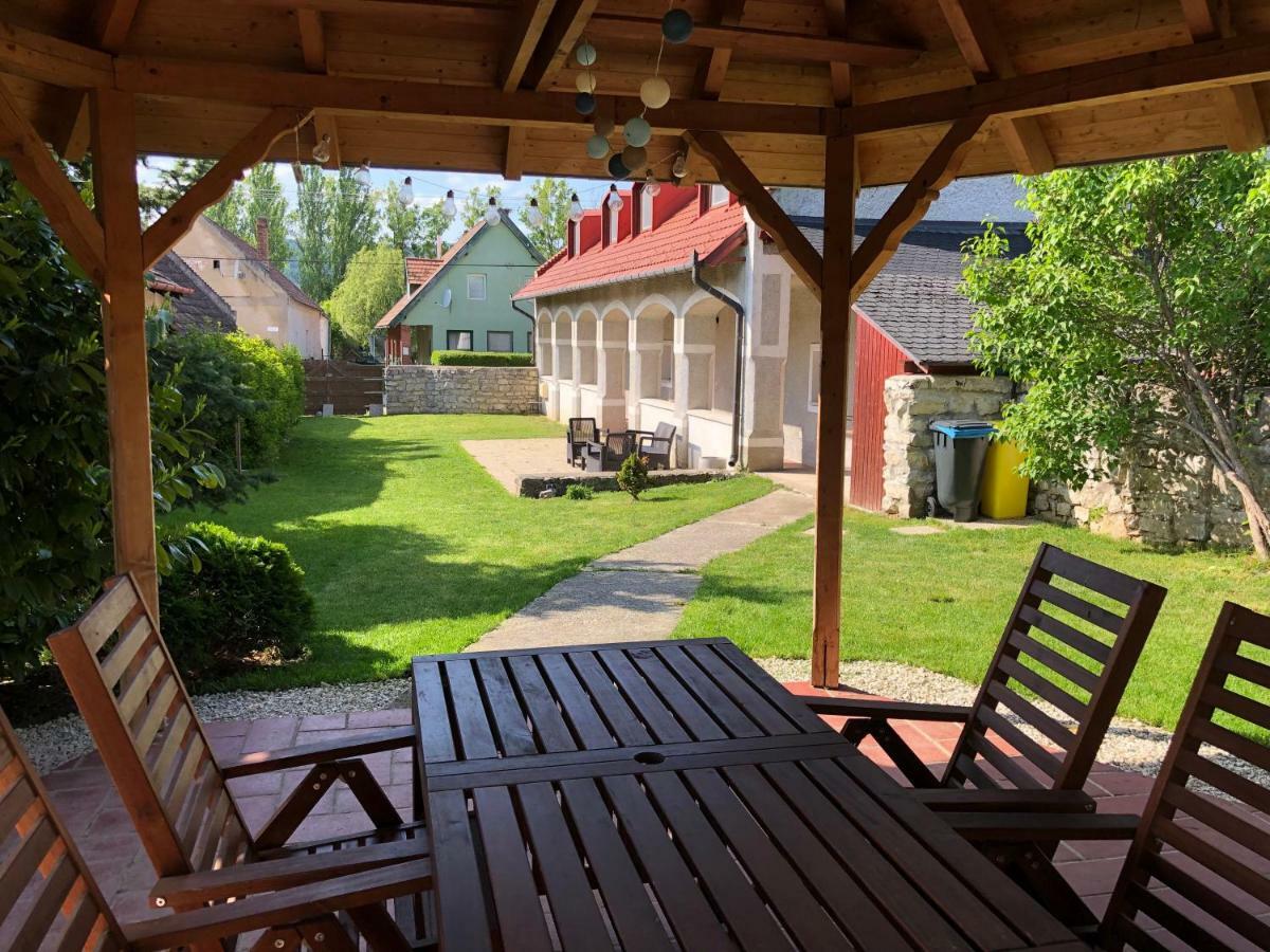 Pecsely House Apartman Exterior foto